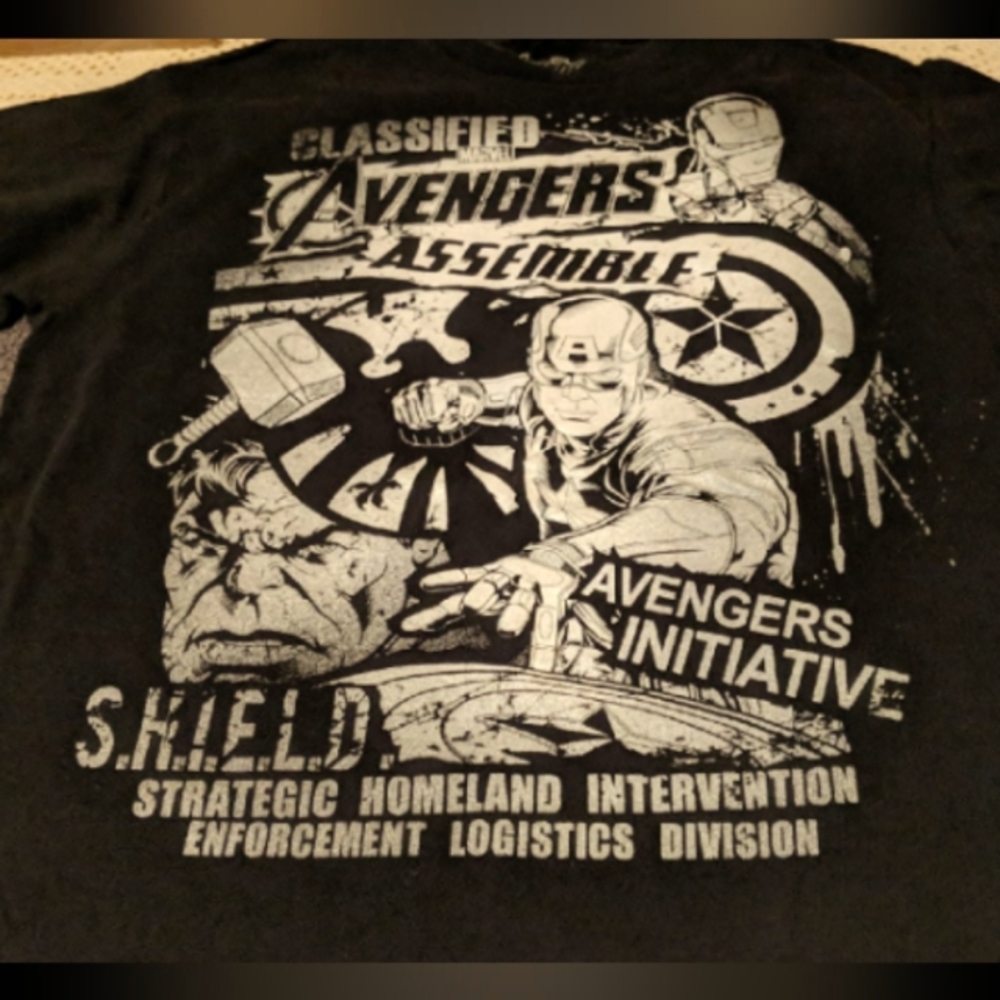 Marvel Avengers Men's Graphic Tee-Iron Man, Hulk, Captain America, Size Large